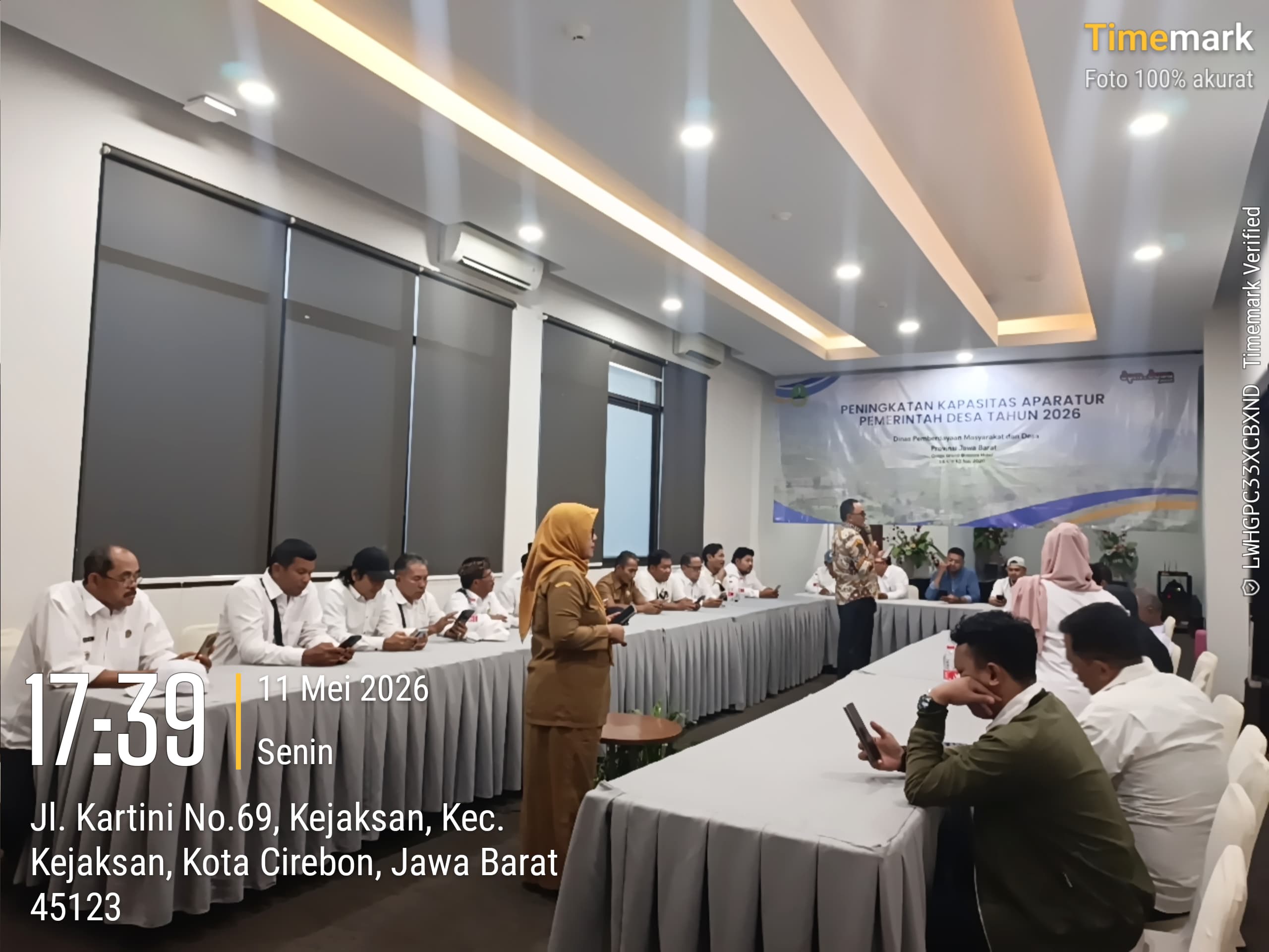 Pelaksanaan Bimtek Peningkatan kapasitas Perangkat Desa diikuti oleh Kuwu dan Sekdes bertempat dihotel grage Cirebon